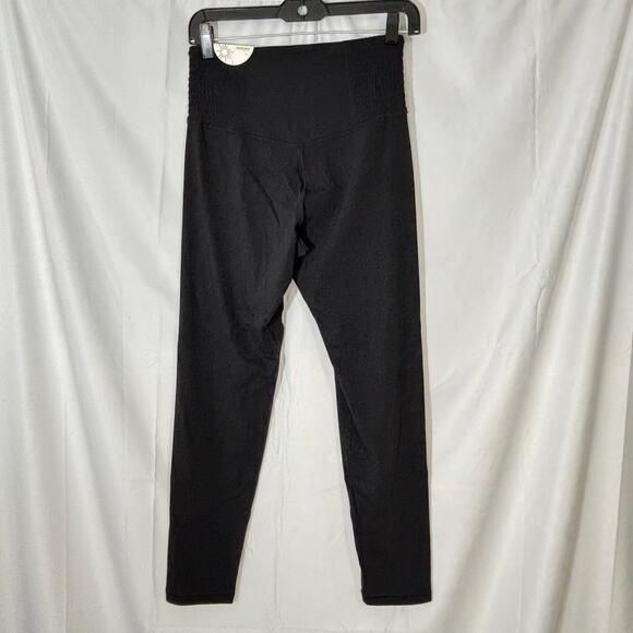 NWT OFFLINE by Aerie High-Waisted Black Leggings Size 7/8 - Picture 2 of 4